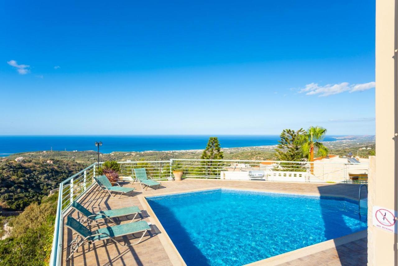 Villa Selini Roussospítion エクステリア 写真
